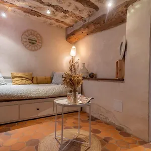 Hébergement de vacances Maison De Village Au Cœur Des Remparts, Sainte-Eulalie-de-Cernon